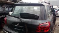 2006 Mitsubishi Outlander LS image 2