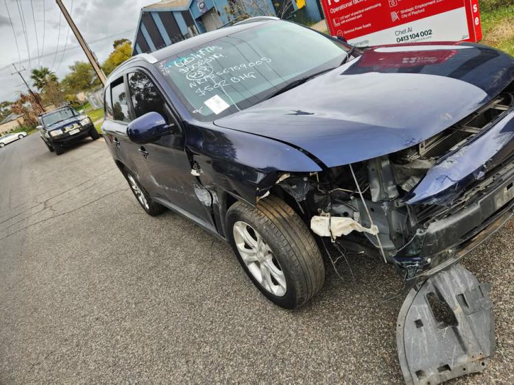 mitsubishi Outlander OUTLANDER 2015 Parts & Wrecking