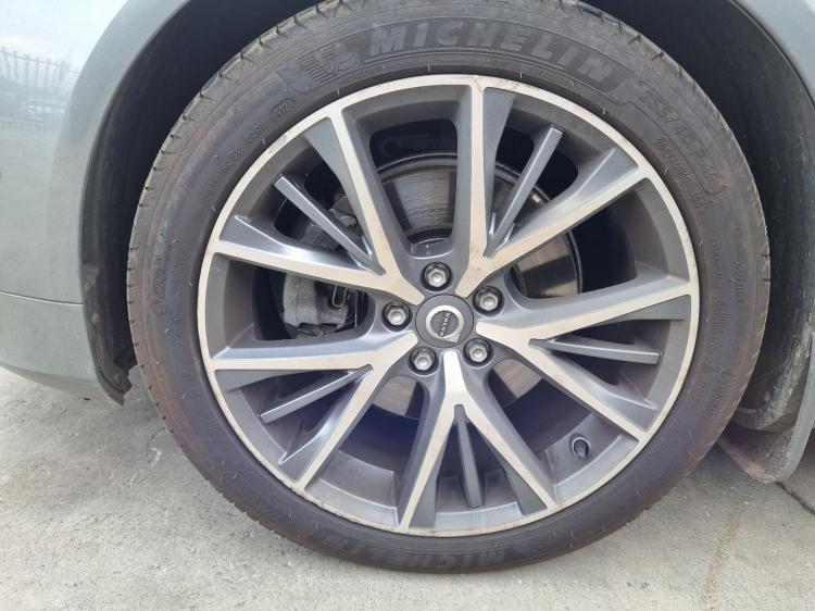 volvo S90 D4 MOMENTUM 2018 Parts & Wrecking