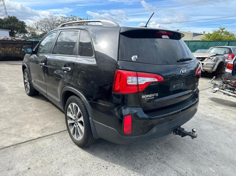 kia Sorento PLATINUM Feb 2014 Parts & Wrecking