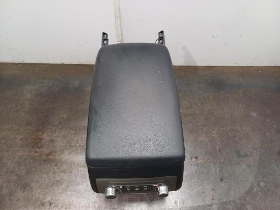 toyota Kluger GSU40R Nov 2013 CONSOLE