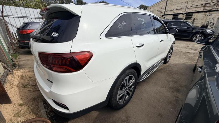 kia Um SORENTO Parts & Wrecking