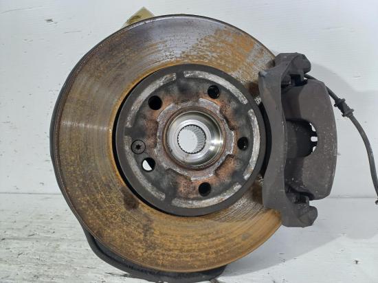 mercedes benz B Class W246 Sep 2017 RIGHT FROTN HUB ASSEMBLY