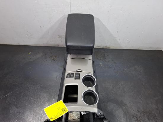 toyota Kluger GSU45R Oct 2014 CONSOLE