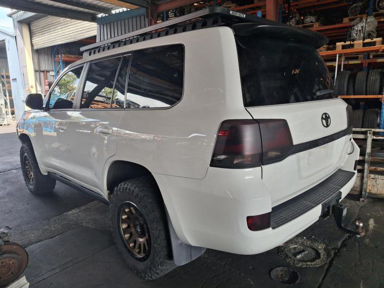 toyota Landcruiser VDJ200R Mar 2018 Parts & Wrecking