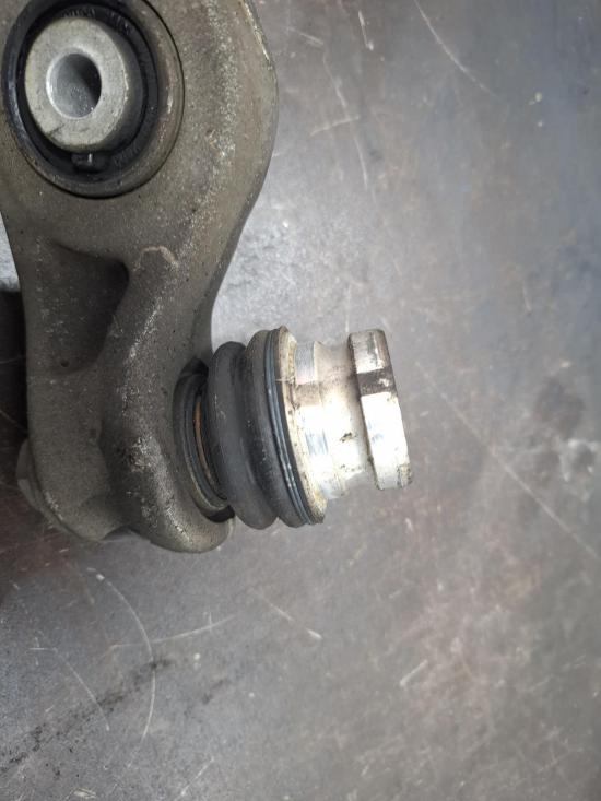 audi A4 2.0 TFSI CUATTRO Dec 2018 RIGHT FRONT LOWER CONTROL ARM 