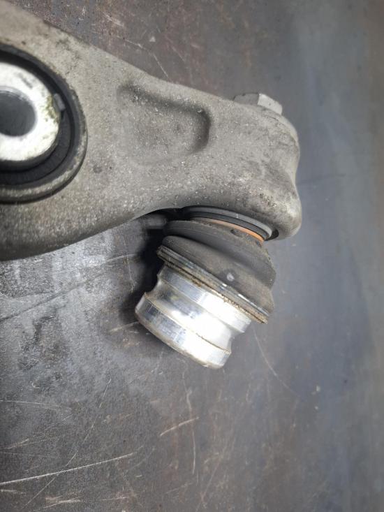 audi A4 2.0 TFSI CUATTRO Dec 2018 LEFT FRONT LOWER CONTROL ARM 