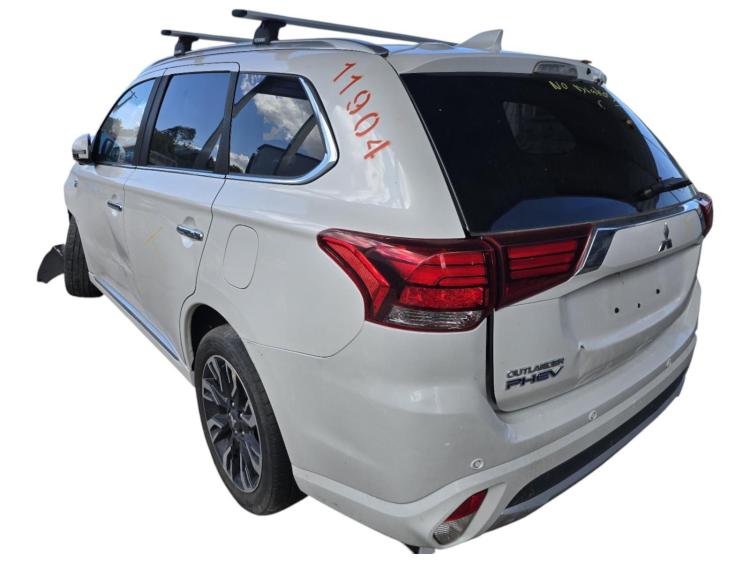 mitsubishi Outlander ZK EXCEED PHEV Oct 2017 Parts & Wrecking
