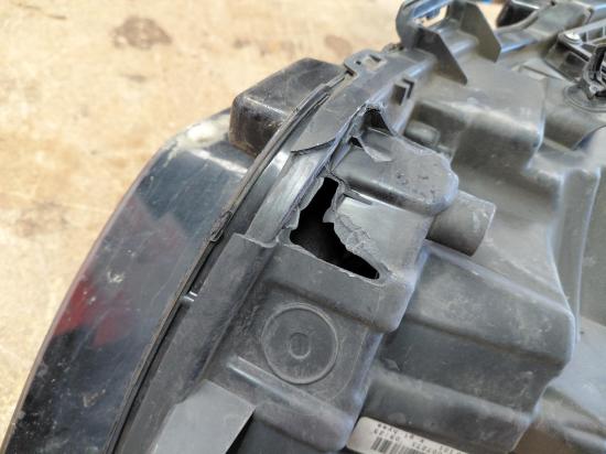 renault Kaleos XZG Nov 2018 LEFT HEADLAMP 