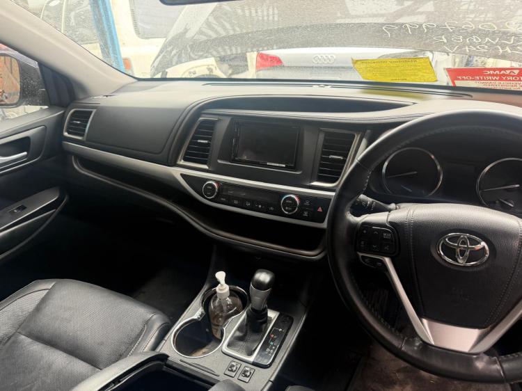 toyota Kluger 2015 Parts & Wrecking