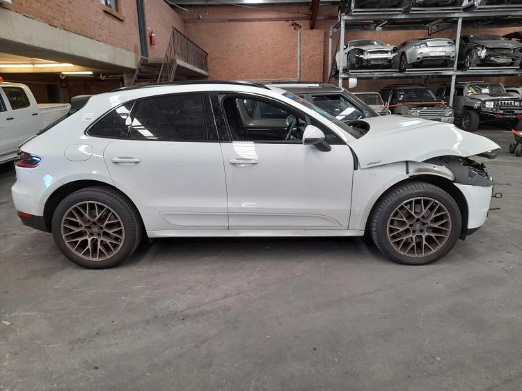 porsche Macan S 3.0DT CTBA AUTO 7SPD AWD Nov 2014 Parts & Wrecking