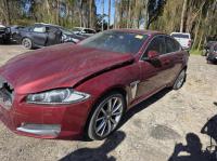 2013 Jaguar Xf image 2