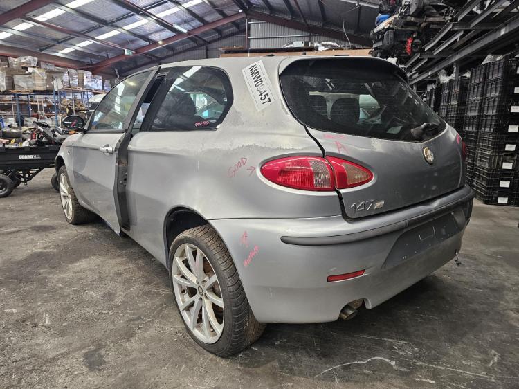 alfa romeo 147 2.0L AR32310 3DR HATCH 5SPD MAN FWD 16V TWIN SPARK Sep 2003 Parts & Wrecking