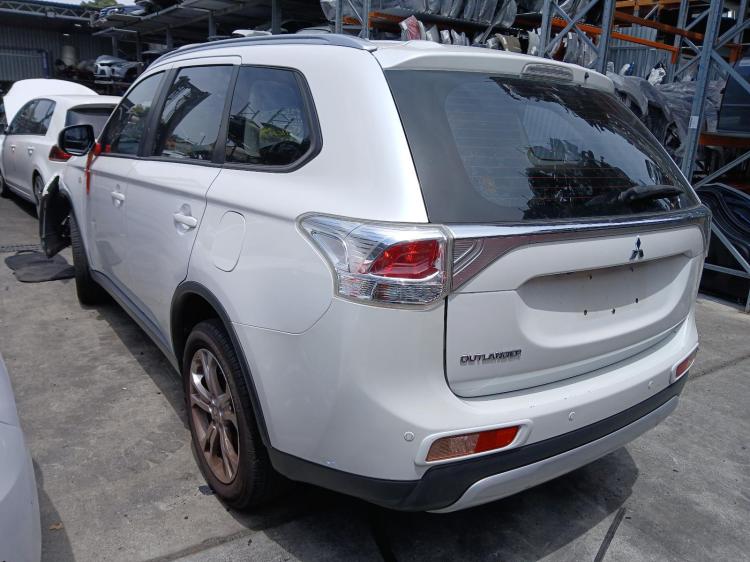 mitsubishi Outlander ZJ 2014 Parts & Wrecking