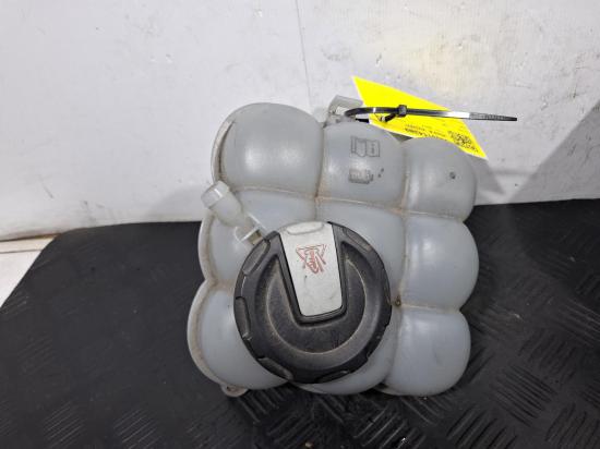 audi Q7 4M Dec 2017 OVERFLOW BOTTLE 