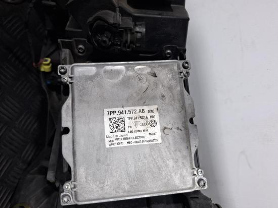 audi Q7 4M Dec 2017 RIGHT HEADLAMP 