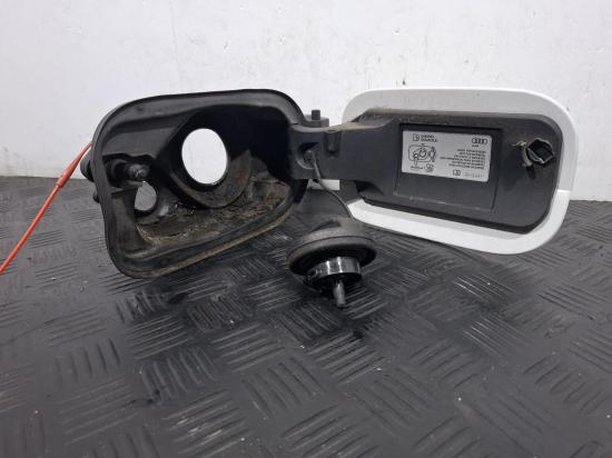audi Q7 4M Dec 2017 FUEL DOOR / FILLER 