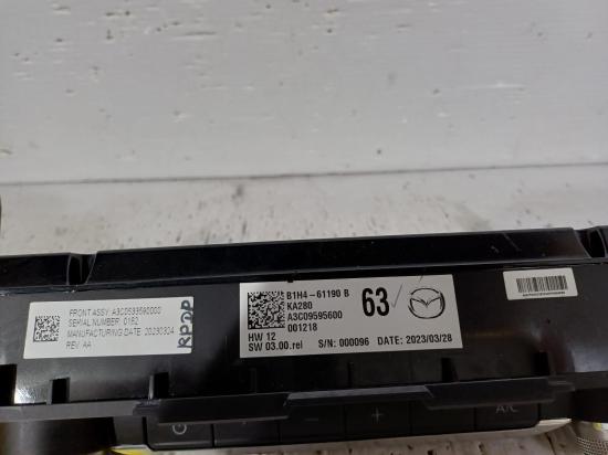 mazda Cx30 2023 HEATER/AC CONTROLS 