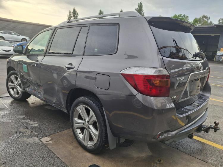 toyota Kluger GSU40R Dec 2010 Parts & Wrecking