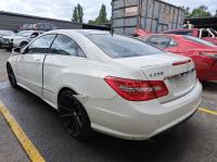 2011 Mercedes Benz E Class C207 image 2