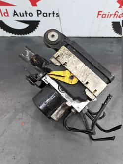 2012 Alfa Romeo Giulietta image 2