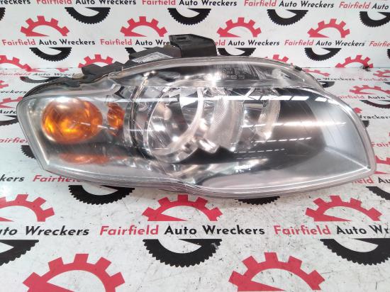audi A4 Dec 2005 RIGHT HEADLAMP 