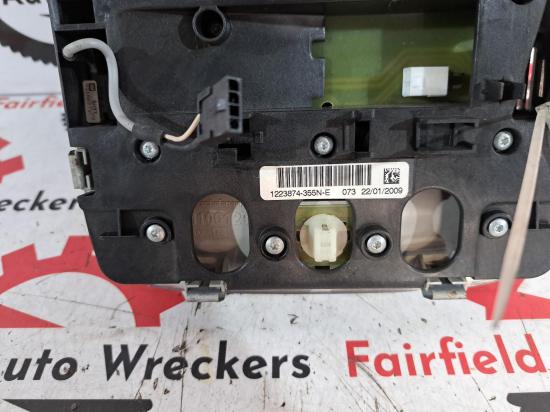 holden Commodore 2009 COURTESY LIGHT 