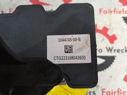 2022 Tesla Model 3 RWD image 2