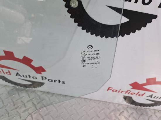 mazda 2 2016 LEFT REAR DOOR WINDOW 