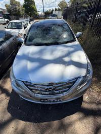 2011 Hyundai I45 image 2