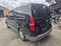 2014 Hyundai Imax IMAX 2.4L G4KG 4 SPEED AUTO RWD WAGON image 2