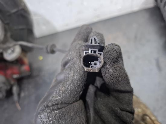 maserati Levante 2018 LEFT REAR HUB ASSEMBLY 