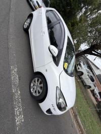 2014 Mazda 2 image 2