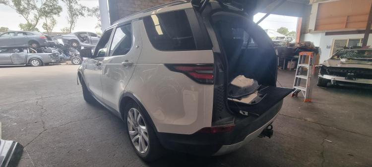 land rover Discovery 2.0 SD4 HSE L462 2017 Parts & Wrecking