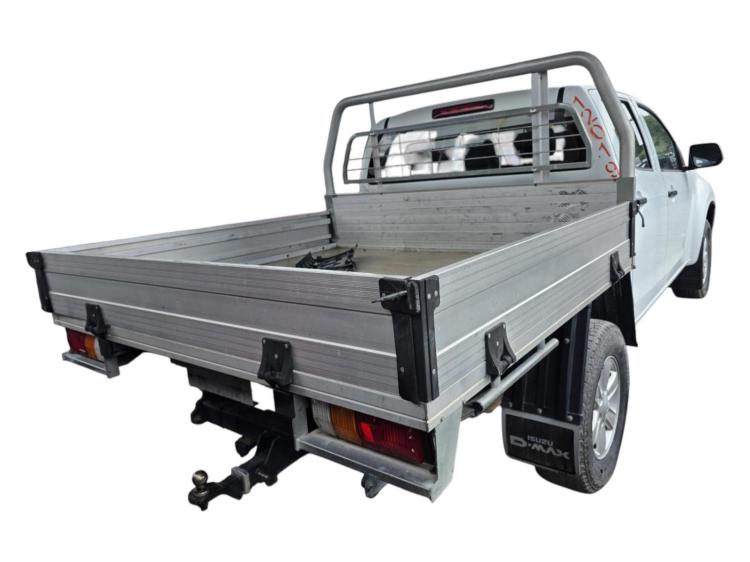 isuzu D Max RC SX HI-RIDE Aug 2013 Parts & Wrecking