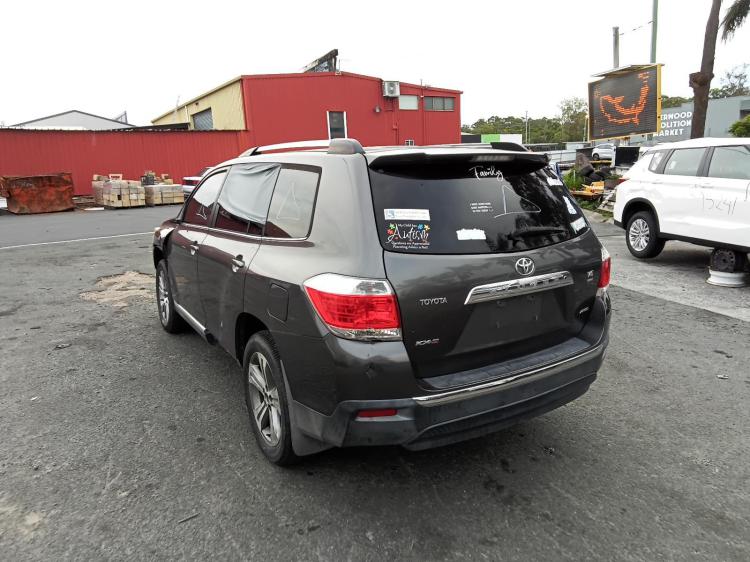 toyota Kluger 4X4 KX-S Aug 2011 Parts & Wrecking