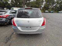 2013 Suzuki Swift image 2