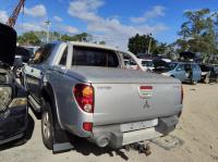 2007 Mitsubishi Triton image 2