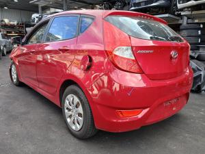 Hyundai Accent RB image 2