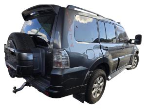 2012 Mitsubishi Pajero NW GLX image 2