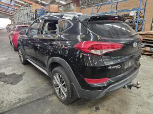 2017 Hyundai Tucson 2.0L G4NC AUTO 6SPD FWD ACTIVE X image 2