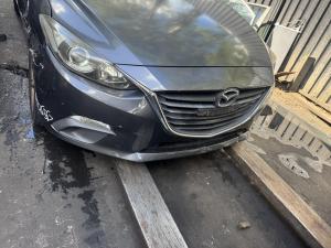 2014 Mazda 3 image 2