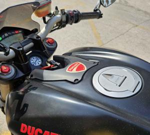 2012 Ducati Streetfighter 848S image 2