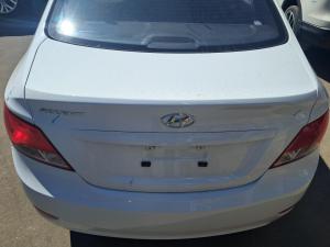 2017 Hyundai Accent RB image 2