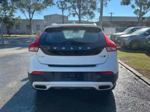 2017 Volvo S40 image 2