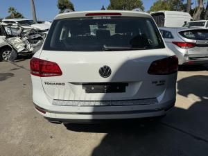 2014 Volkswagen Touareg 7P image 2