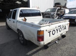 1993 Toyota Hilux 22R image 2