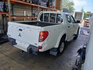 2013 Mitsubishi Triton MN image 2