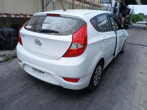 2015 Hyundai Accent RB image 2