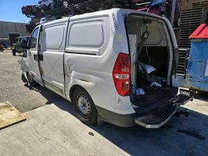 2013 Hyundai Iload 2.5DT PLASTIC INLET AUTO 5 SPD RWD image 2